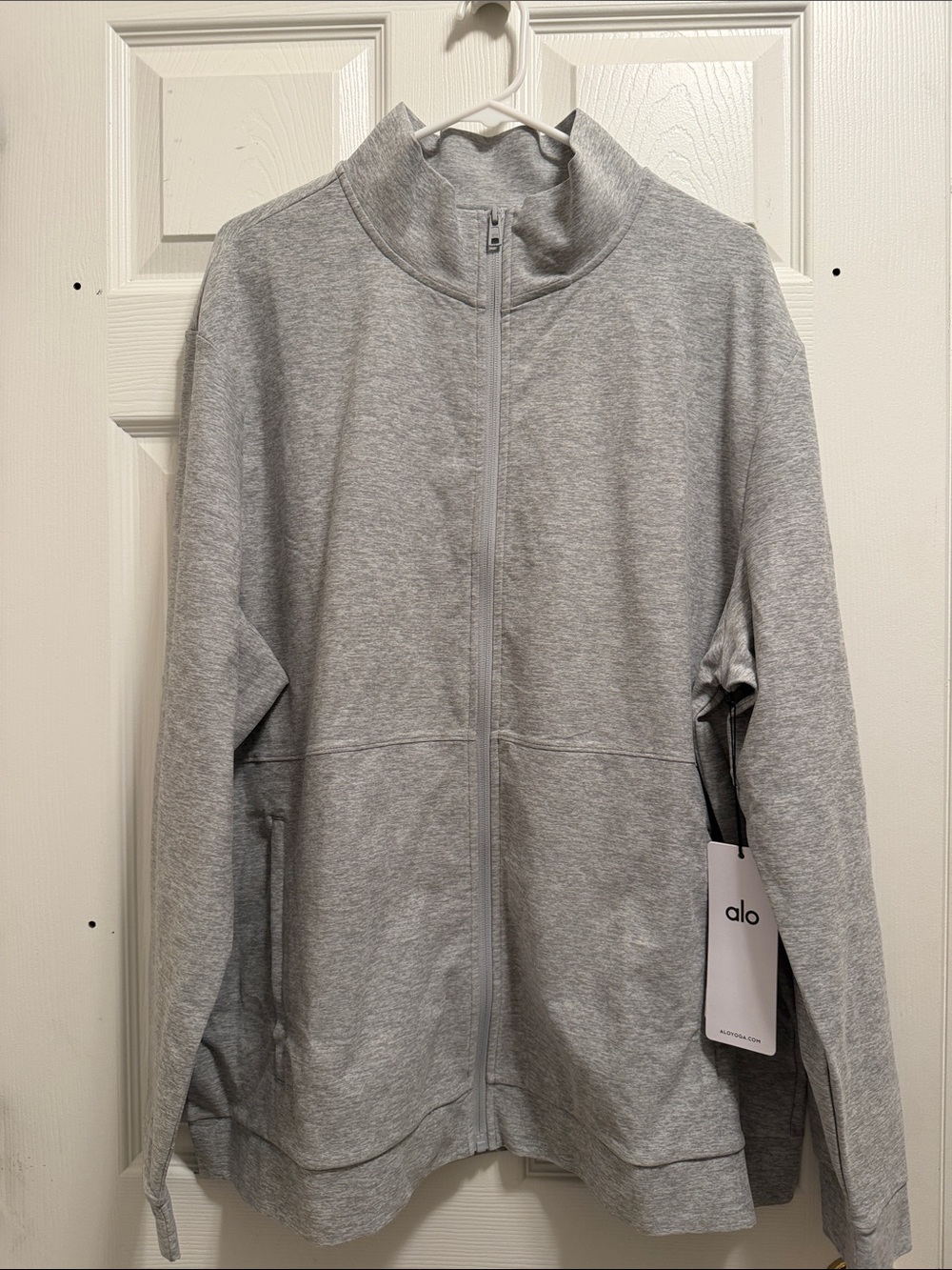 ALO Yoga Men’s Light Gray Mock Neck Full-Zip Jacket NWT